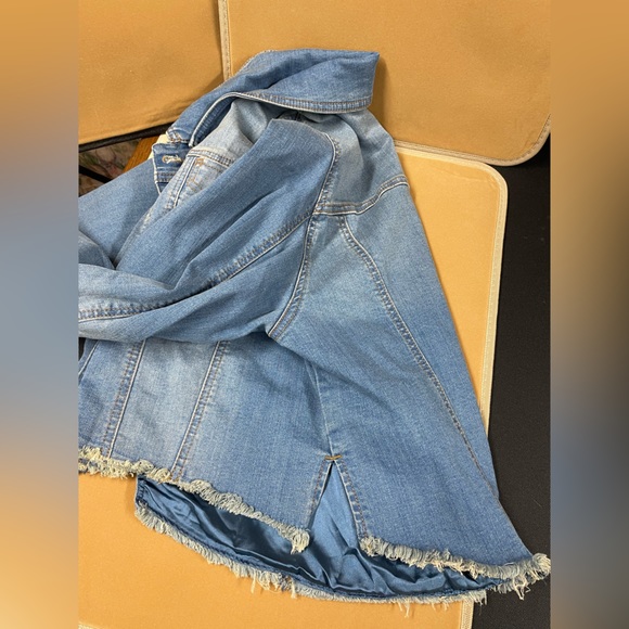 Jean jacket - Picture 9 of 15